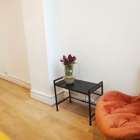 Blossom Apartment With Garden London Exterior photo